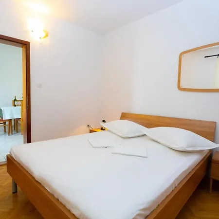 Apartment Vranjes Podgora