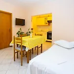 Vranjes * Podgora (Split-Dalmatia)